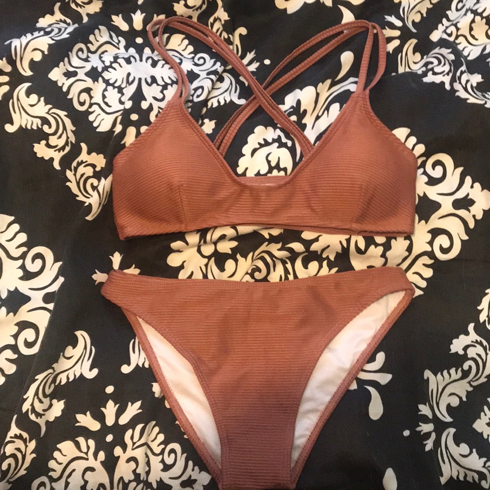 Super cute CUPSHE bikini in a size medium.